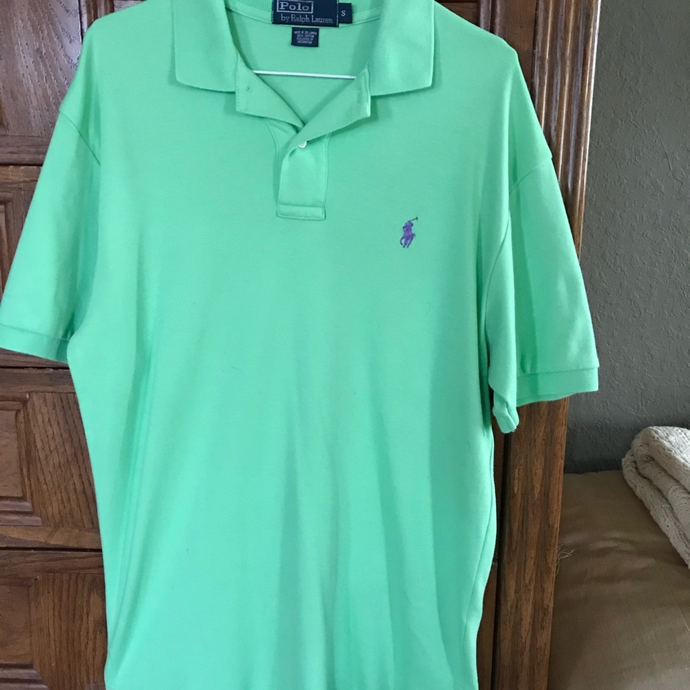 Men’s classic soft woven Polo shirt.